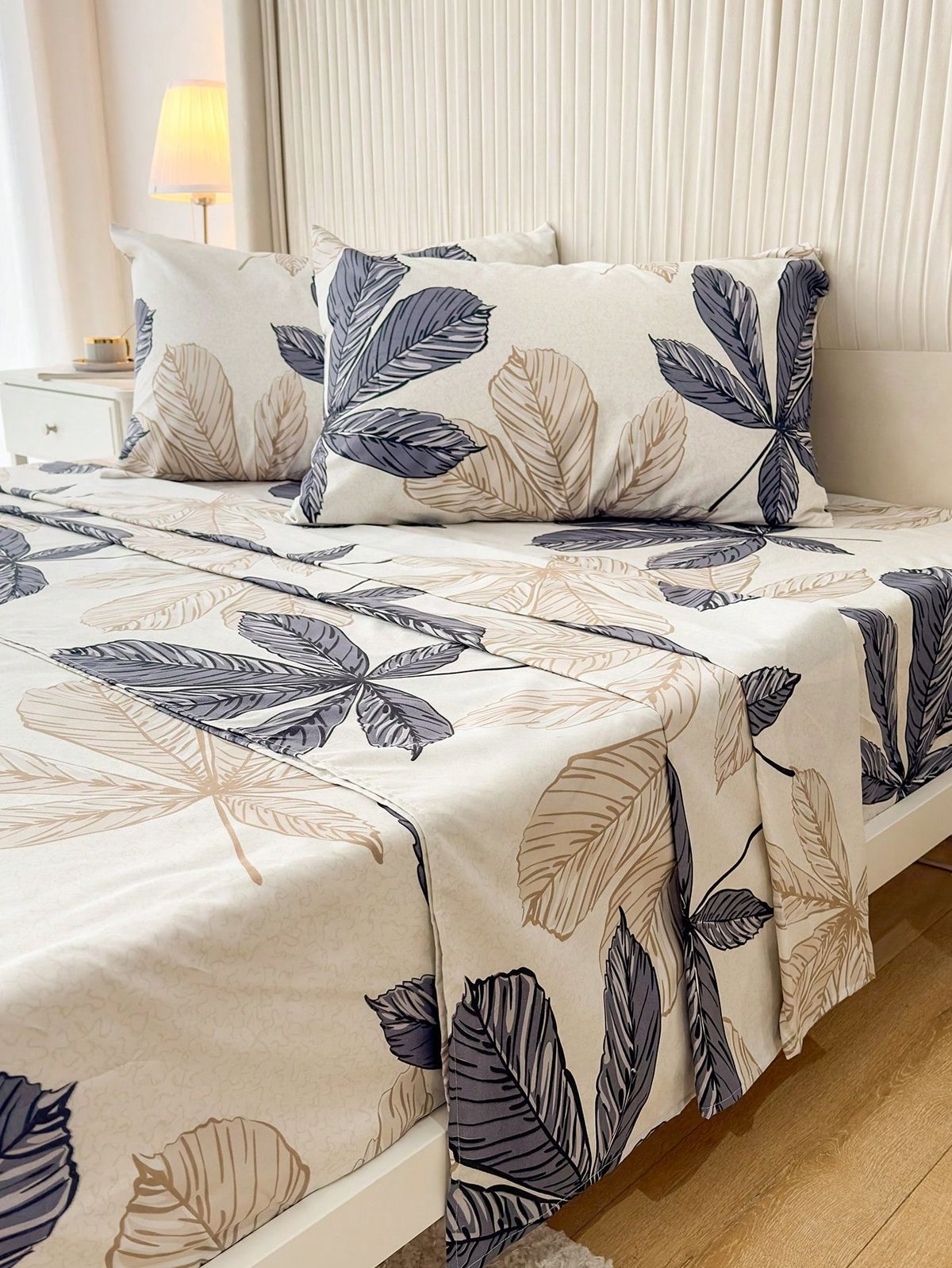Leaf printed bedding linen